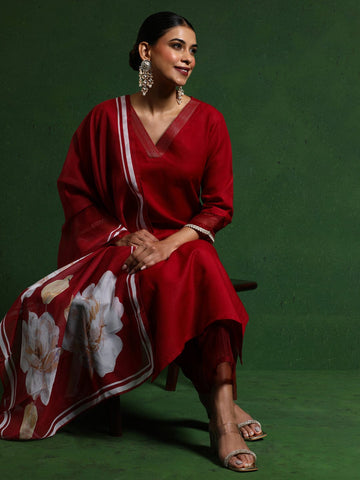 Varanga Women Thread Embroidere Yoke With Lace Detailing Kurta And Trouser With Dupata